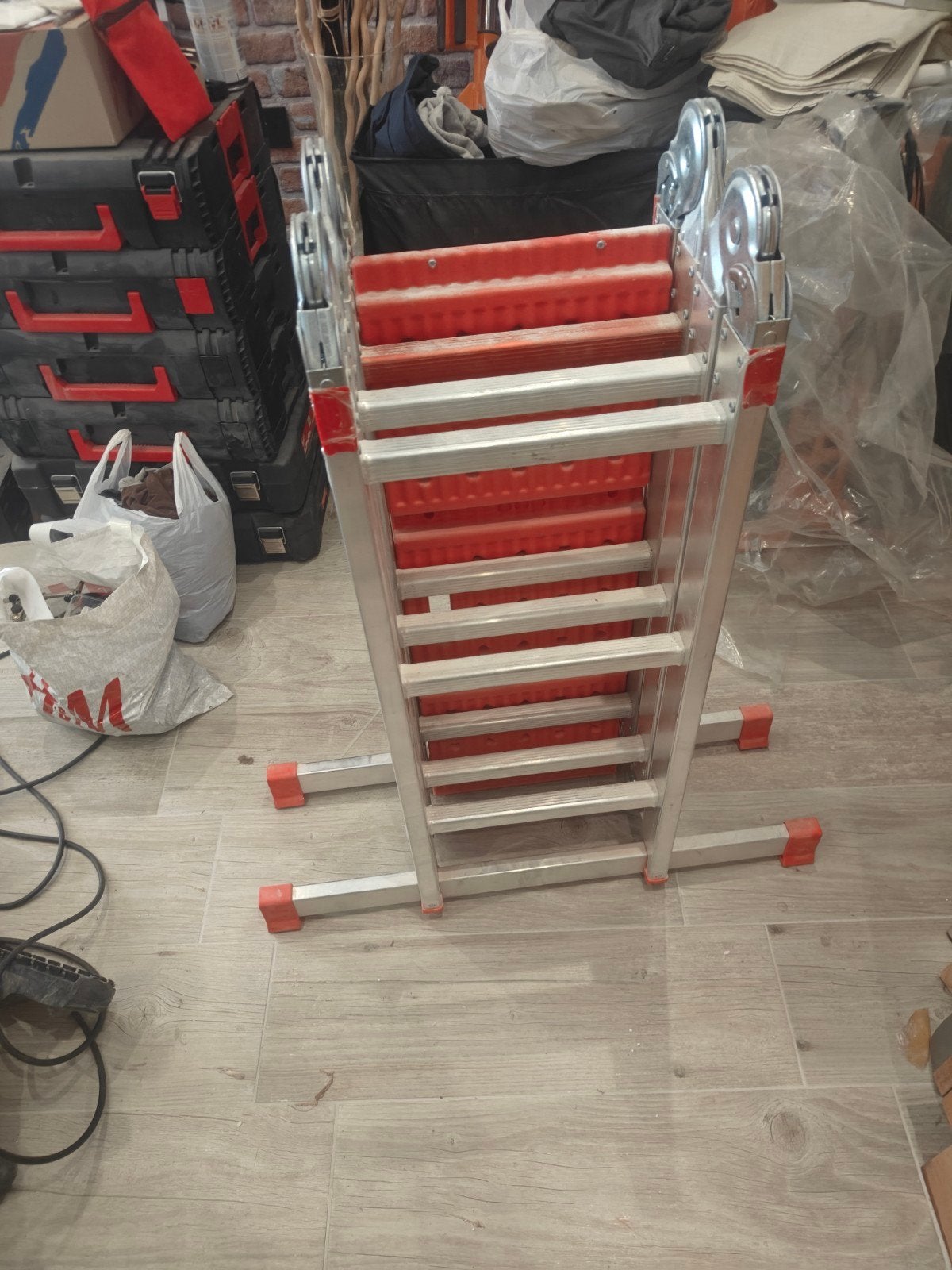 Échelle pliante Altrex, 2 à 4 mètres, Pliable ou rétractable/escamotable, Comme neuf, Échelle