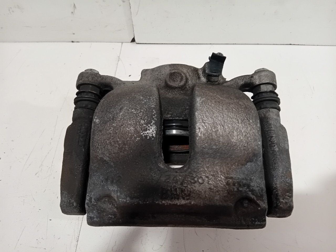 Remklauw links voor BMW 1 serie, Onderdelen@venauto.nl, Van der Ven Autorecycling B.V., Ettenseweg 76, 4706 PB Roosendaal, The Netherlands