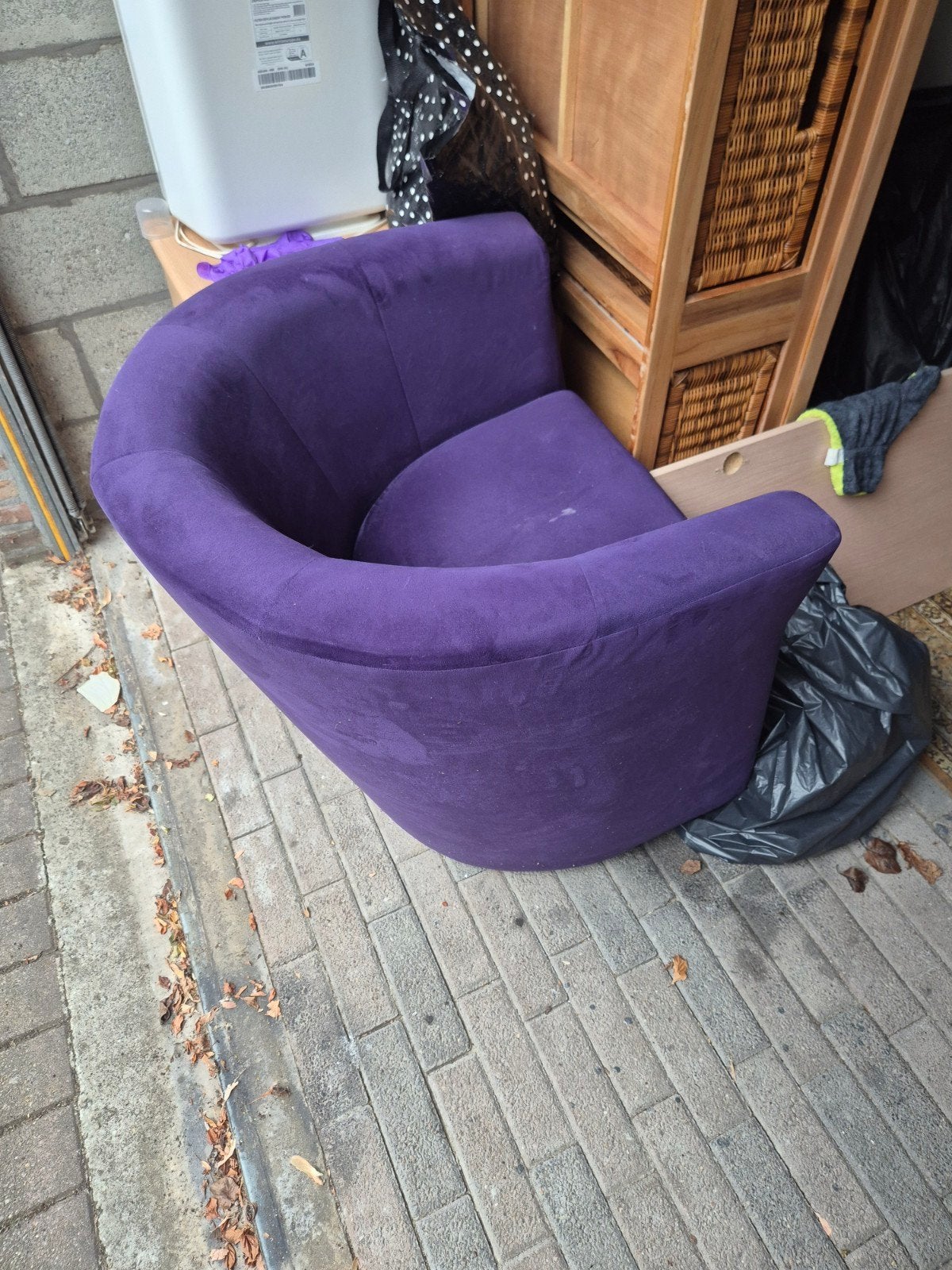 relaxstoel en side tafel gratis en nachtkasjes, Huis en Inrichting, Ophalen of Verzenden