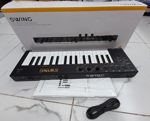 Behringer swing  USB MIDI-keyboardcontroller, Musique & Instruments, Claviers, Autres marques, Autres nombres, Comme neuf, Sensitif