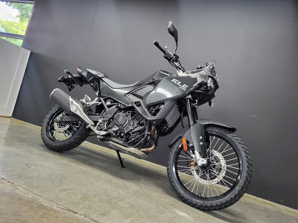 PROMO 2026 Kawasaki KLE 500 (4j garantie, 4j Assistance), Motoren, 2 cilinders, Bedrijf, Toermotor, Minimaal motorrijbewijs A2
