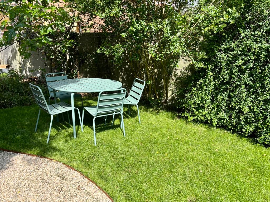 Ronde metalen amandelgroene tuintafel met 4 stoelen, Tuin en Terras, Tuintafels, Ophalen, Gebruikt, Rond, Aluminium