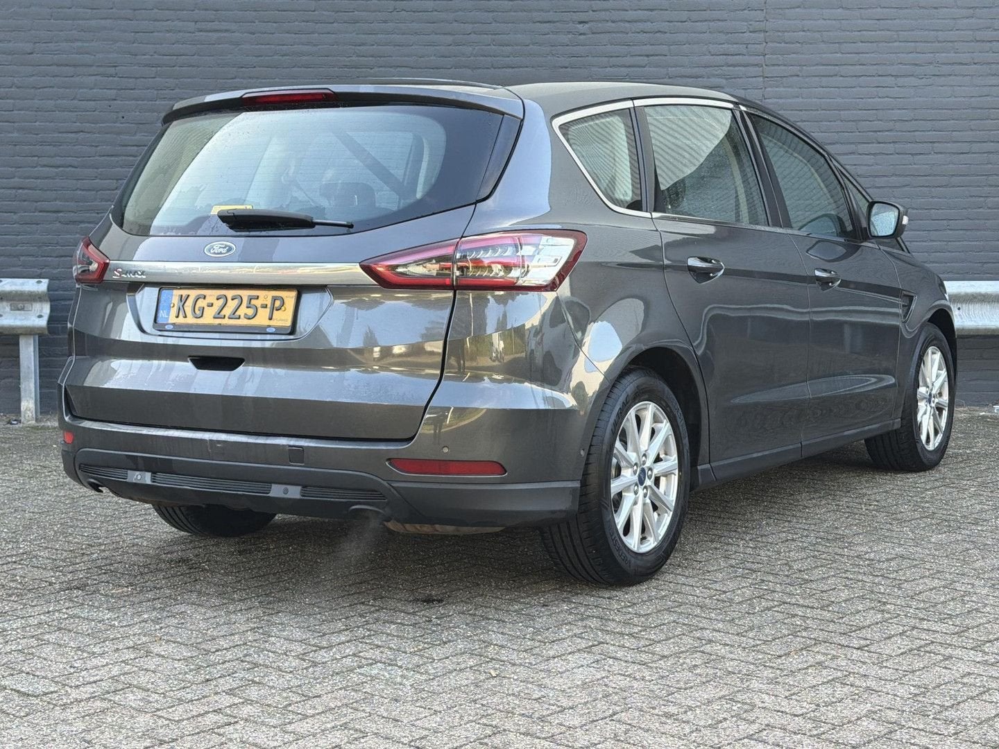 Ford S-Max 1.5 Titanium | Cruise | Climate | Navi | Stoelver, Argent ou Gris, Entreprise, 149 g/km, Boîte manuelle