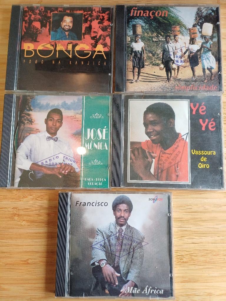 LOT 5 CD's ANGOLA (NINETIES) AFRIKA, Cd's en Dvd's, Cd's | Wereldmuziek, Gebruikt, Ophalen of Verzenden