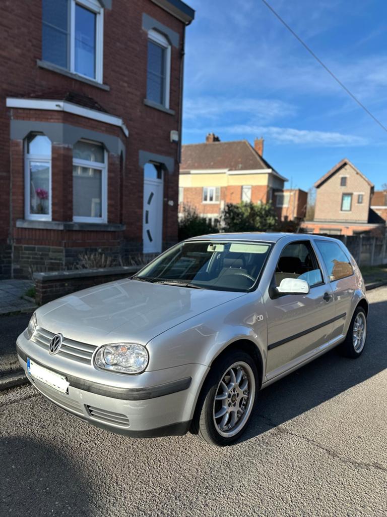 VW Golf 4, Auto's, Volkswagen, Bedrijf, Golf, Benzine, Euro 3, Coupé, 3 deurs, Zilver of Grijs, Ophalen