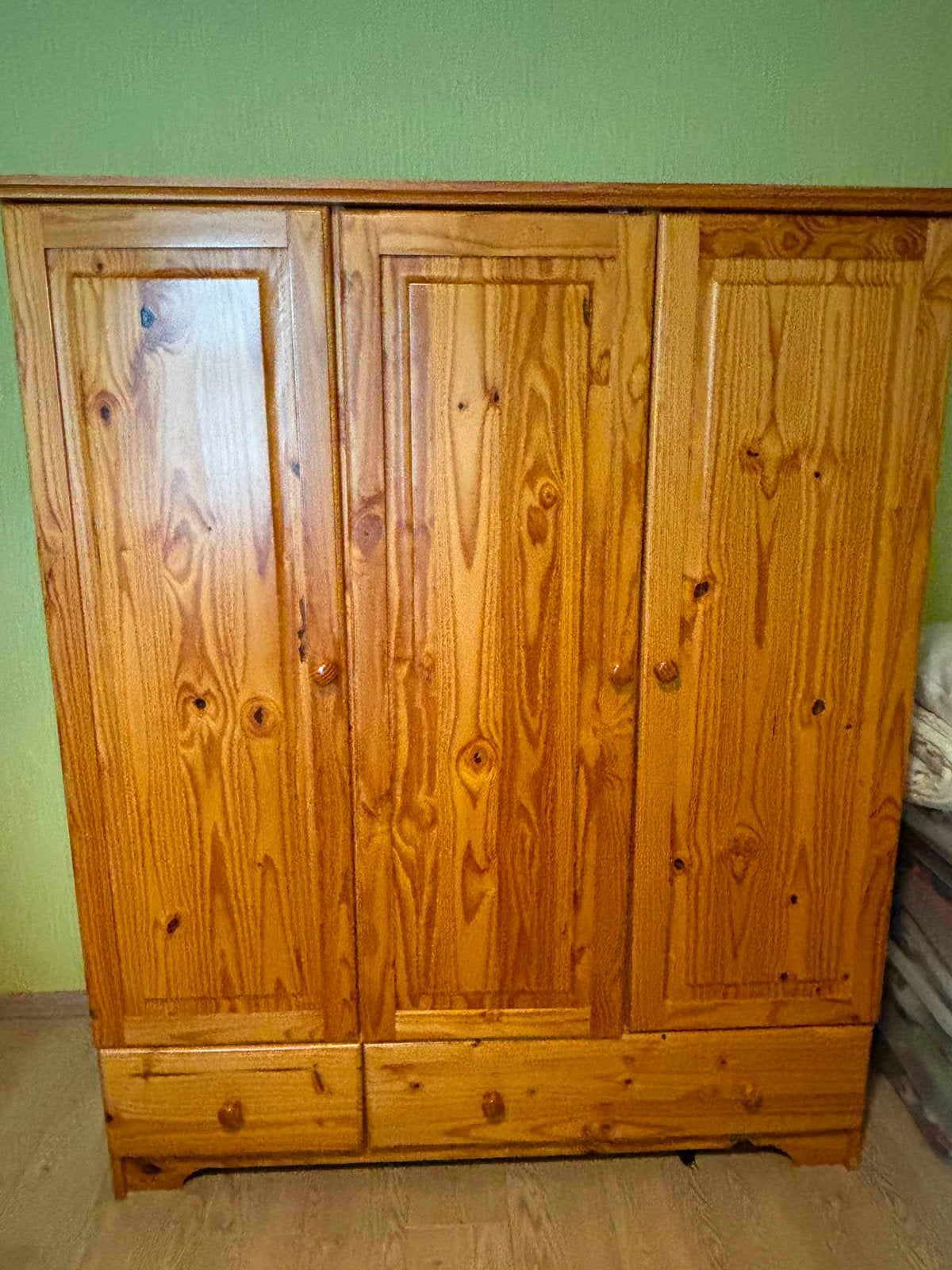 Garde-robe en pin, Maison & Meubles, Armoires | Penderies & Garde-robes, Avec espace de penderie, 150 à 200 cm, Comme neuf, Pin