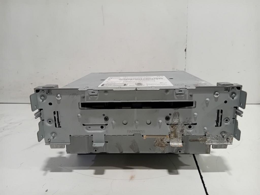 Radio Mercedes-Benz E-Klasse, Ophalen of Verzenden, Van der Ven Autorecycling B.V., Onderdelen@venauto.nl, Ettenseweg 76, 4706 PB Roosendaal, The Netherlands