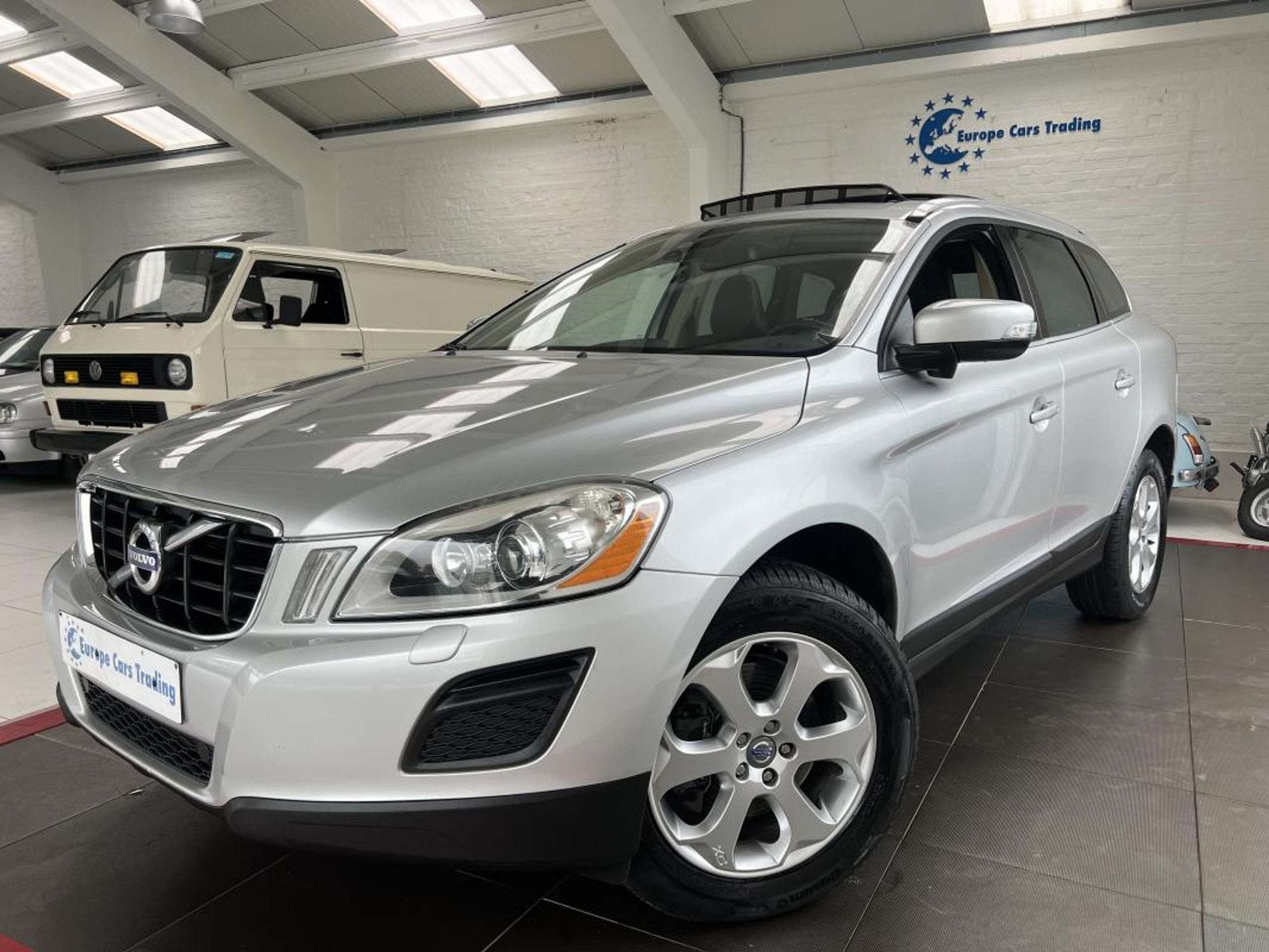 Volvo XC60 SUMMUM DRIVe 2.4D 163CH GEARTRONIC DISTRIBUTION O, Autos, Cuir, Argent ou Gris, Achat, 2400 cm³