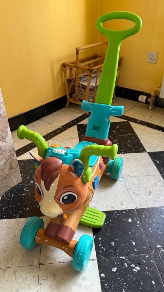Babyscooterspel, Kinderen en Baby's, Speelgoed | Babyspeelgoed, Ophalen, Zo goed als nieuw, Auto, Met licht