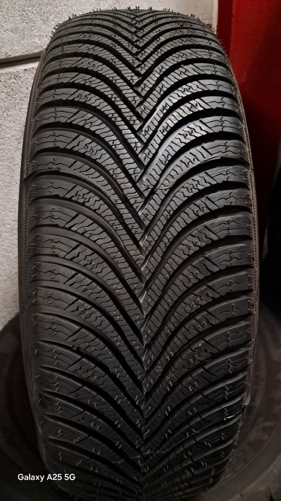 2156516 215/65/16 215/65r16 winter nieuwe demo, Ophalen, Ferrari