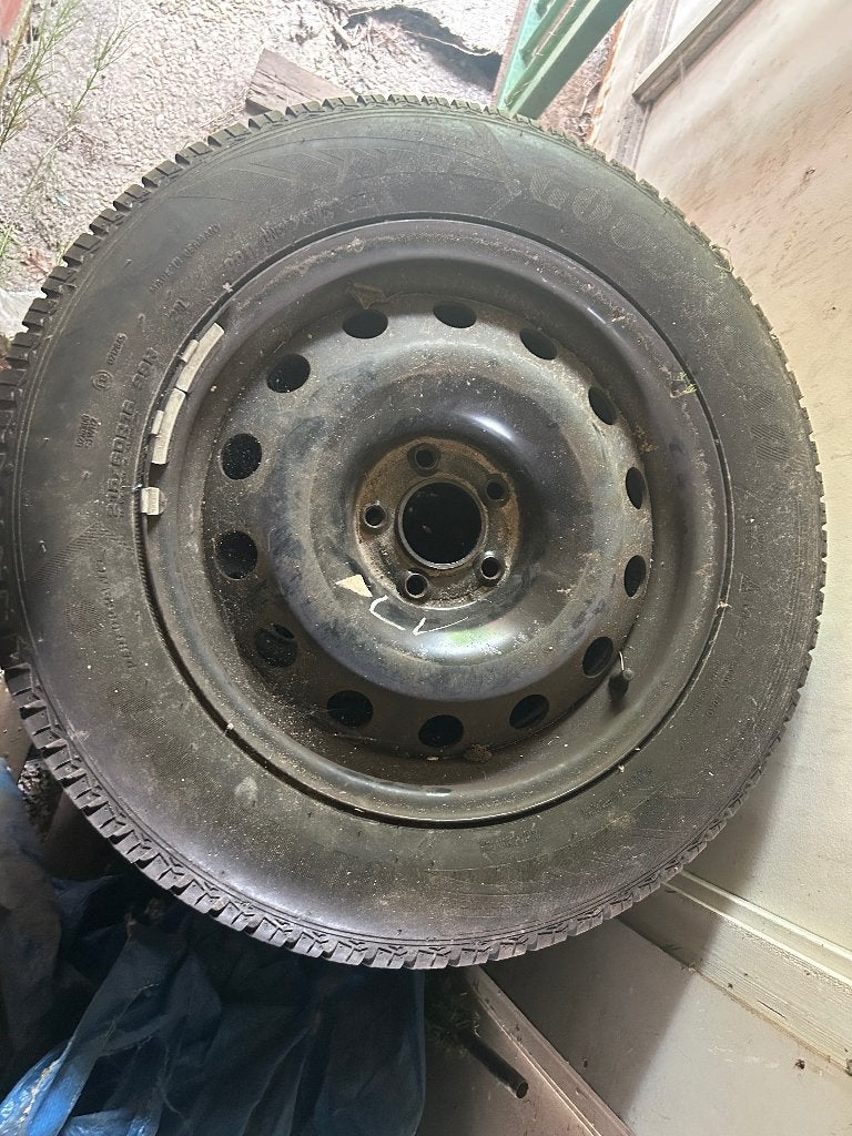 Winterbanden met stalen velgen 215/60R16 99H, Auto-onderdelen, Banden en Velgen, Ophalen, 16 inch, Winterbanden, Band(en)