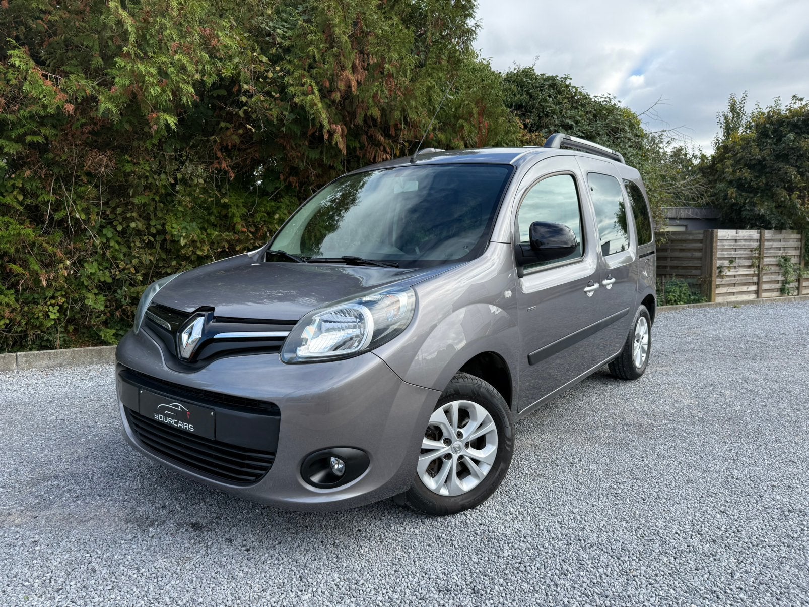 Renault Kangoo 1.2i * Limited* 63.000 km*, Auto's, Voorwielaandrijving, Monovolume, 140 g/km, Euro 6