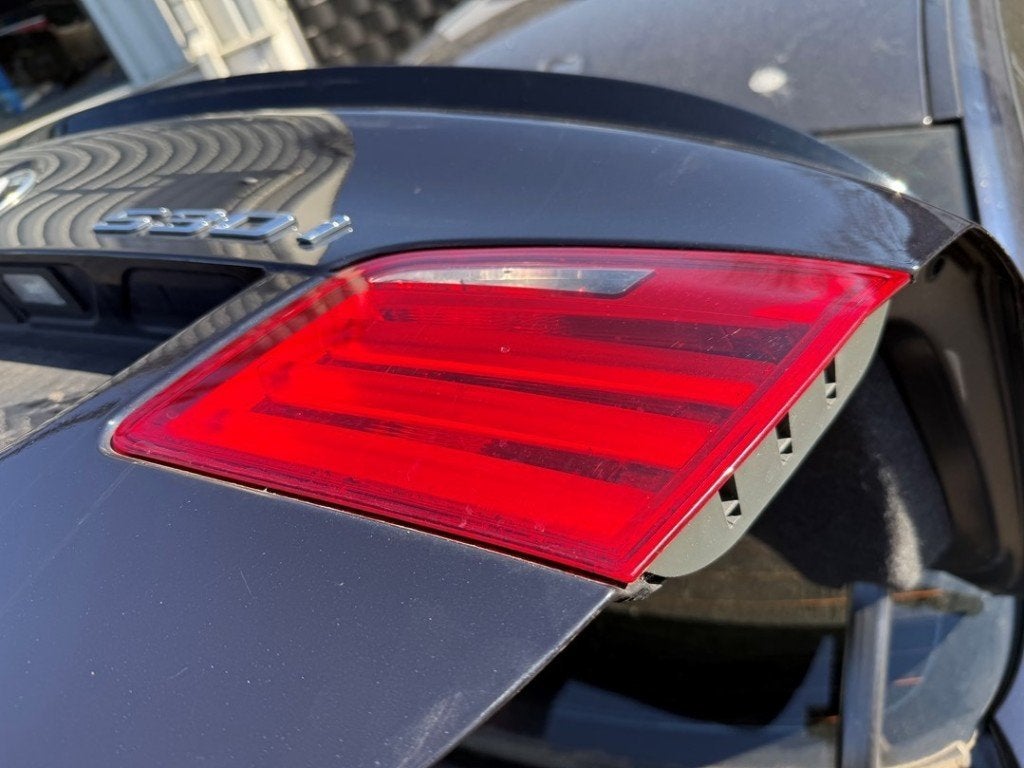 FEU ARRIÈRE DROIT BMW 5 serie (F10) (|63217306164|), Utilisé, BMW, Petuelring 130
80809  München, DE, Bayerische Motoren Werke AG