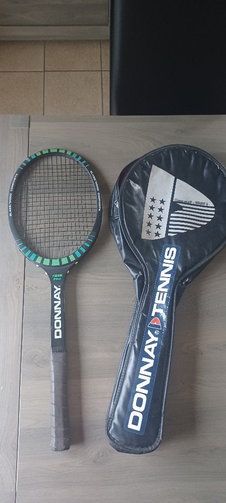 Raquette de tennis vintage Donnay fiber pro + housse cuir, Sports & Fitness, Tennis, Enlèvement ou Envoi, Utilisé, Raquette, Autres marques