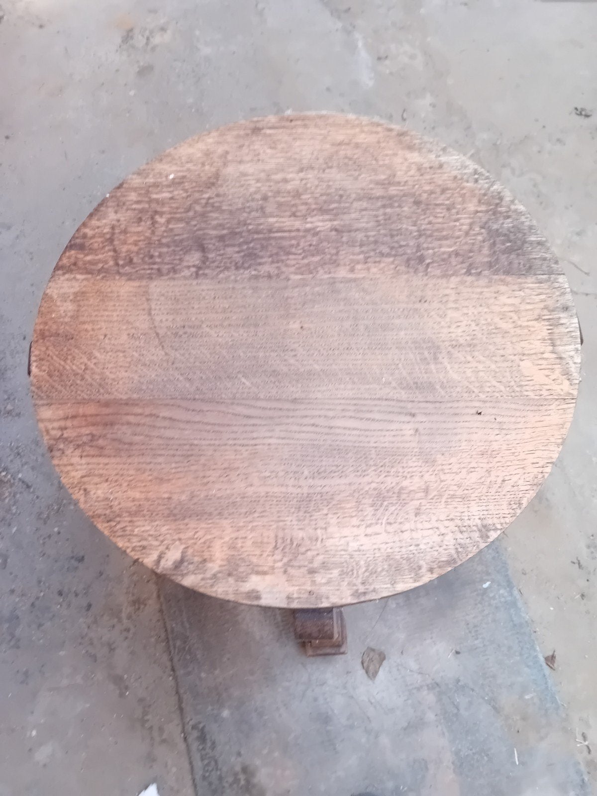 Table ronde à roulette, Enlèvement