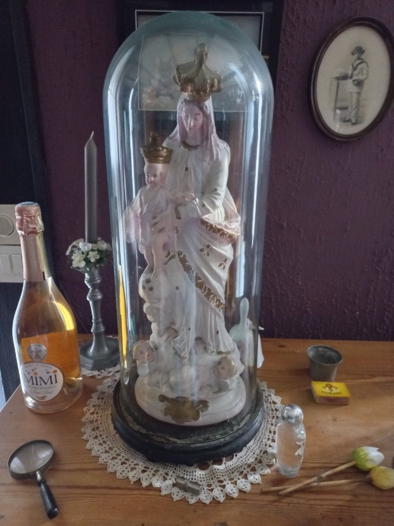 Stolp met heilige, Enlèvement