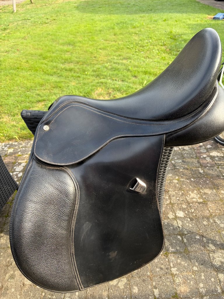 Bates veelzijdigheidszadel, L (17.5 inch), Gebruikt, Aanpassysteem, Bates