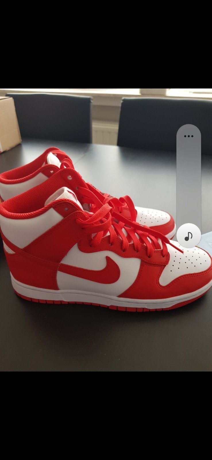 Nike dunk 41, Enlèvement