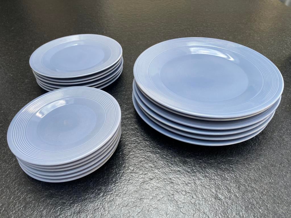 Servies lavendelblauw, Ophalen, Zo goed als nieuw, Compleet servies