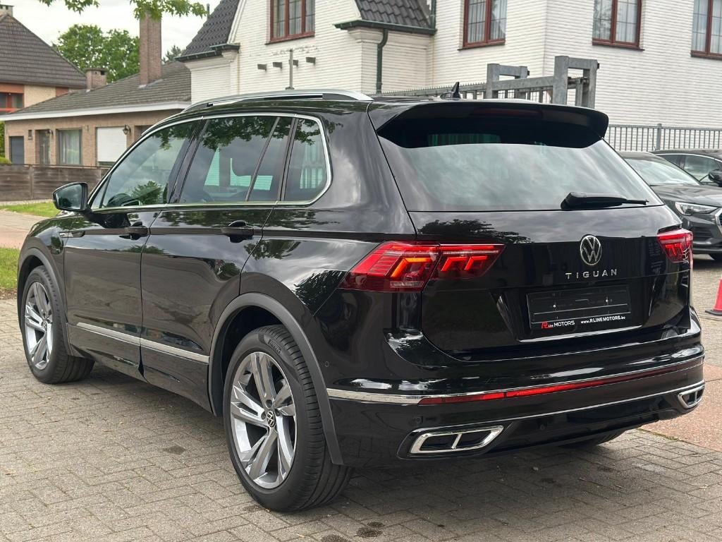 VW Tiguan 2.0 TDI R-Line - Pano - BTW wagen - 360 Camera, Autos, Entreprise, Entretenue par le concessionnaire, Noir, Phares entièrement LED
