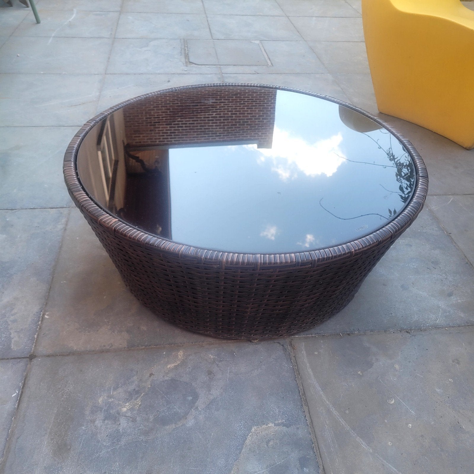 bruine poly rattan salontafel, Huis en Inrichting, Tafels | Salontafels, Rond, Ophalen