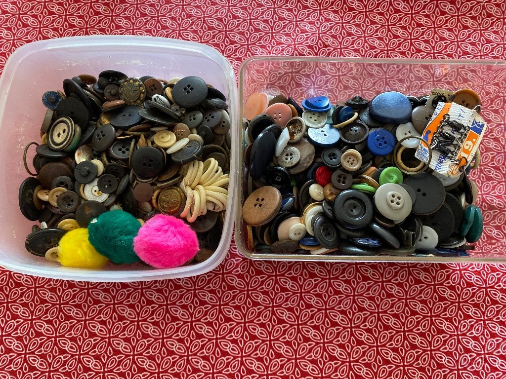Plus d'1 kg d'anciens boutons de couture, Enlèvement ou Envoi, Utilisé, Bouton ou Boutons