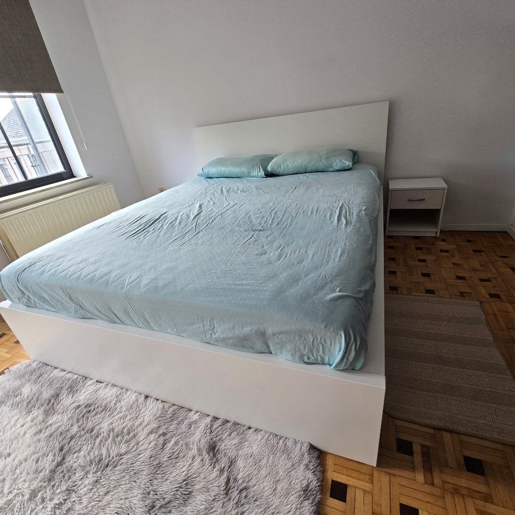 White Double Bed 160x200 cm with Mattress & 2 Bedside Tables, Ophalen, Wit, Tweepersoons, 140 cm