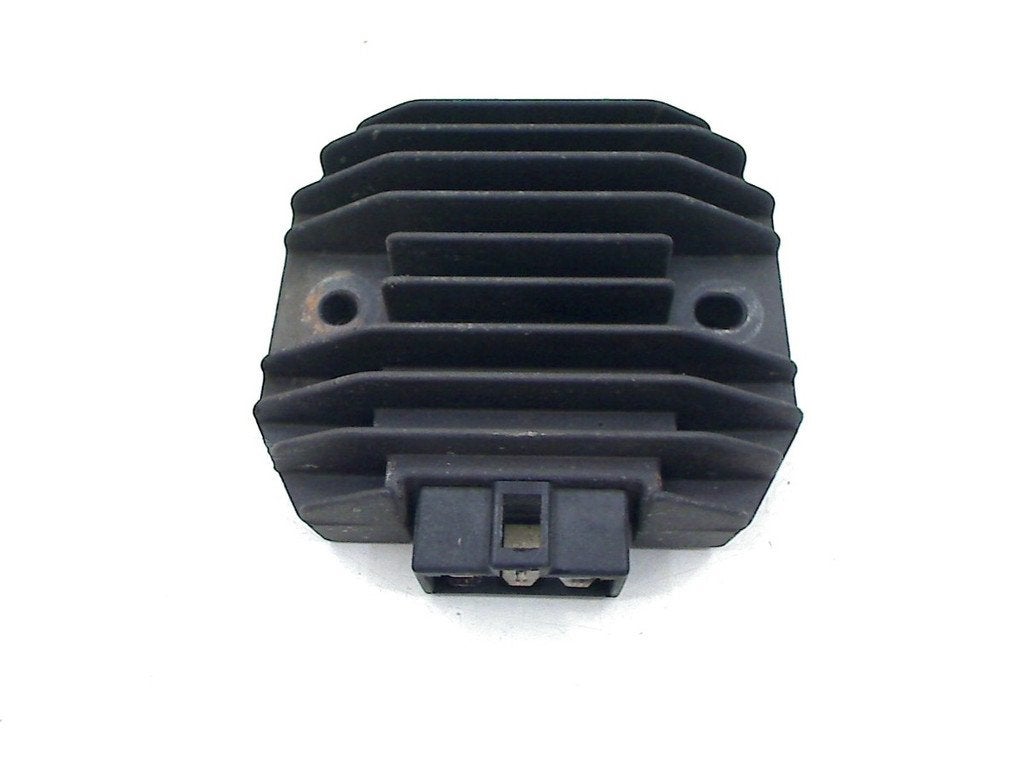 REGULATEUR DE TENSION YZF R6 1999-2002 (YZF-R6 5EB 5MT), Motos, Pièces | Yamaha, Dhr. S. di Majo, Utilisé, Info@cama-motorparts.nl