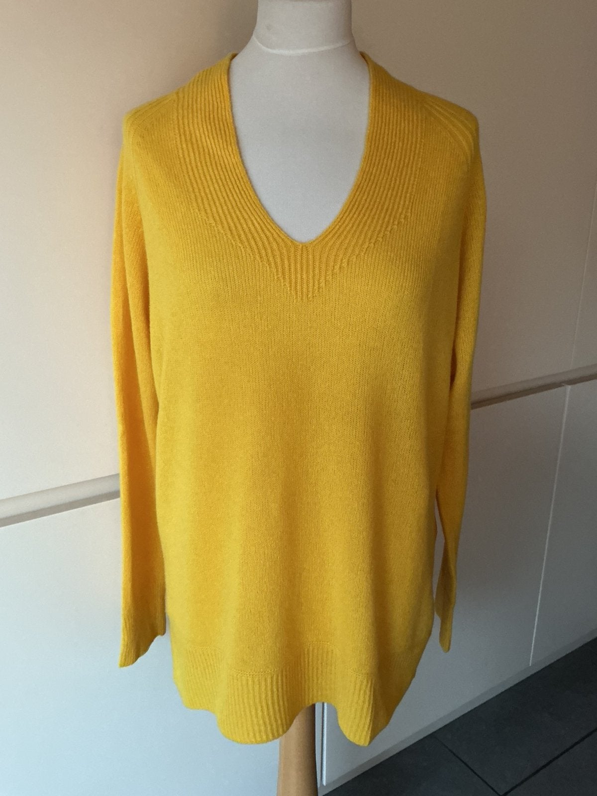 Marccain, Marc Cain trui maat 3 ( oversized), Kleding | Dames, Ophalen of Verzenden, Zo goed als nieuw, Maat 38/40 (M), Geel