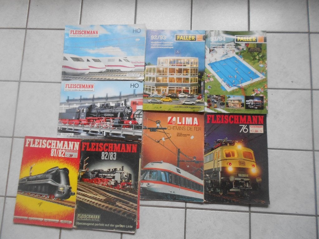 8 catalogues modélisme, Hobby & Loisirs créatifs, Enlèvement ou Envoi, Utilisé