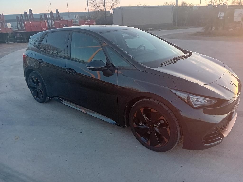 Cupra born elektrisch 231pk 06/2024, Autos, Cupra, Argent ou Gris, Achat, Euro 6, Entretenue par le concessionnaire