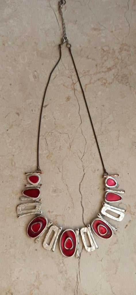 Collier fantaisie femme en acier, Enlèvement