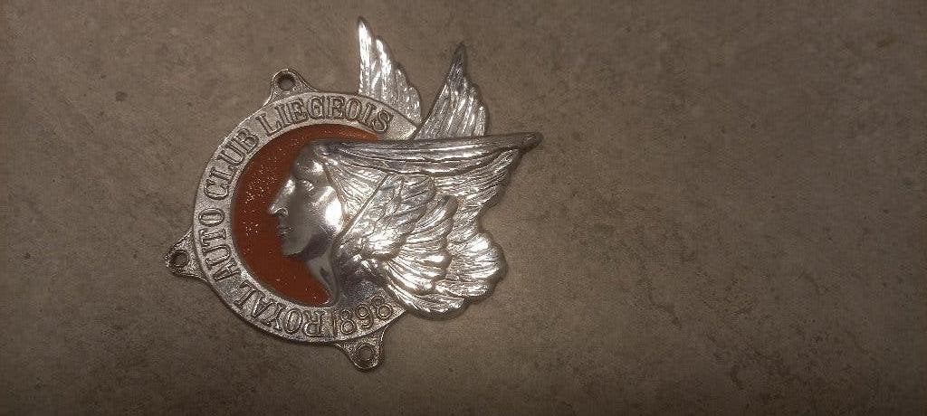 badge calandre auto club liégeois, Enlèvement ou Envoi, Autres types