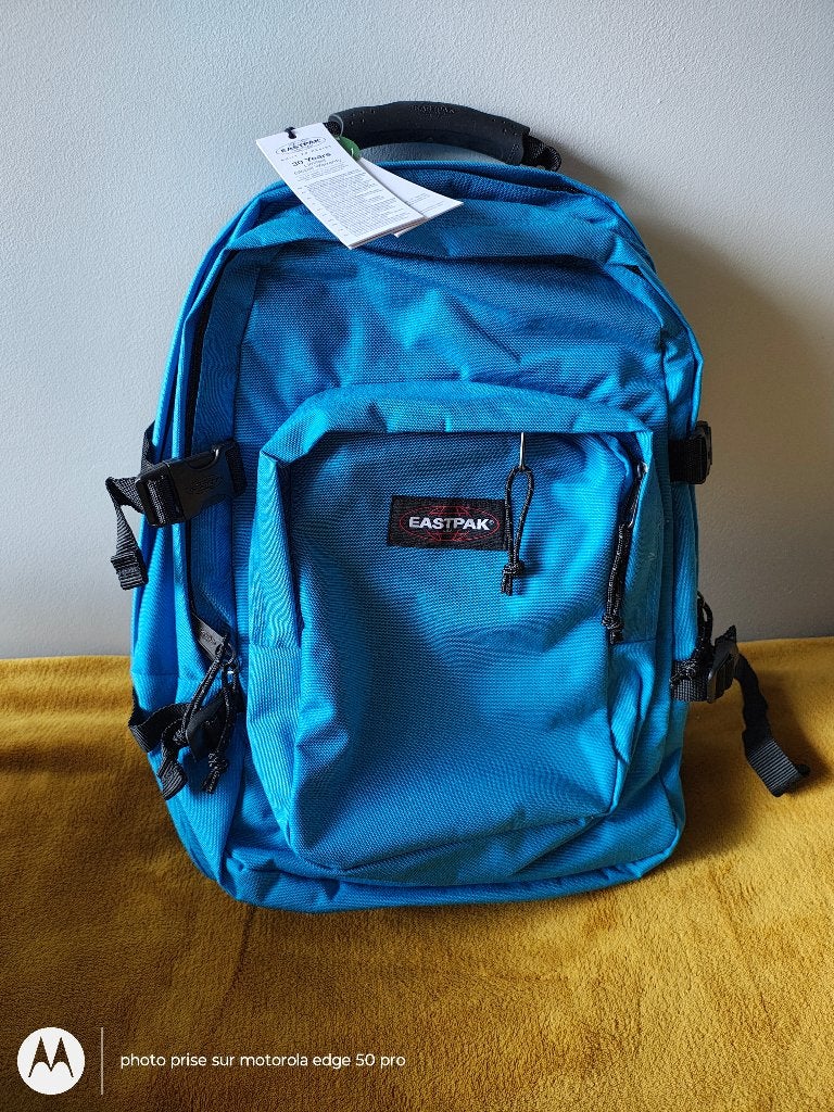 Sac à dos Eastpak provider 33L neuf, Bijoux, Sacs & Beauté, Sacs | Sacs à dos, Enlèvement ou Envoi, Neuf, Eastpak