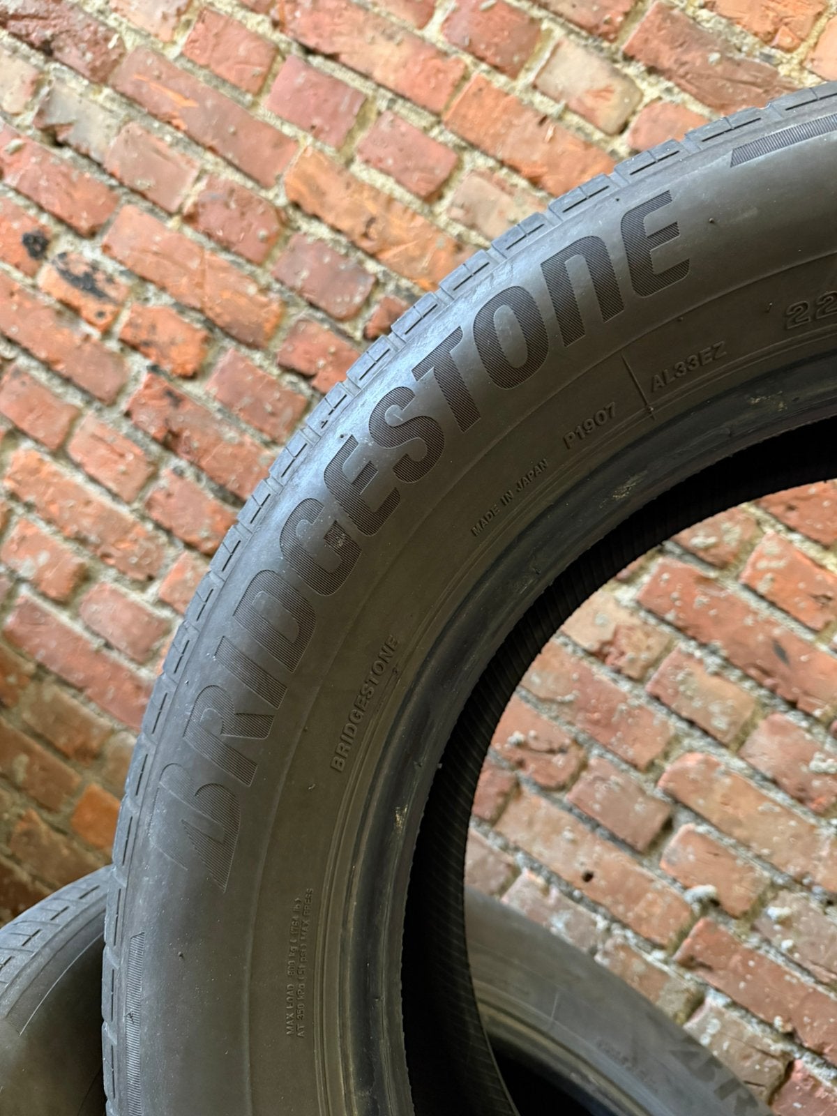 Bridgestone Alenza H/L33 225/60 R18 100V — bon état, Autos : Pièces & Accessoires, Pneus & Jantes, Pneu(s), Pneus été, Enlèvement