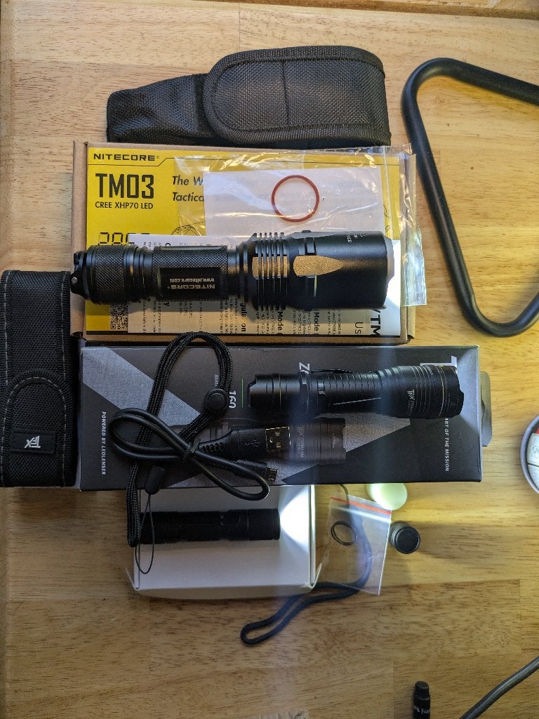 Nitecore TM03, TFX zosma 900, Lumitop AA, Ophalen of Verzenden, Zo goed als nieuw, Accu