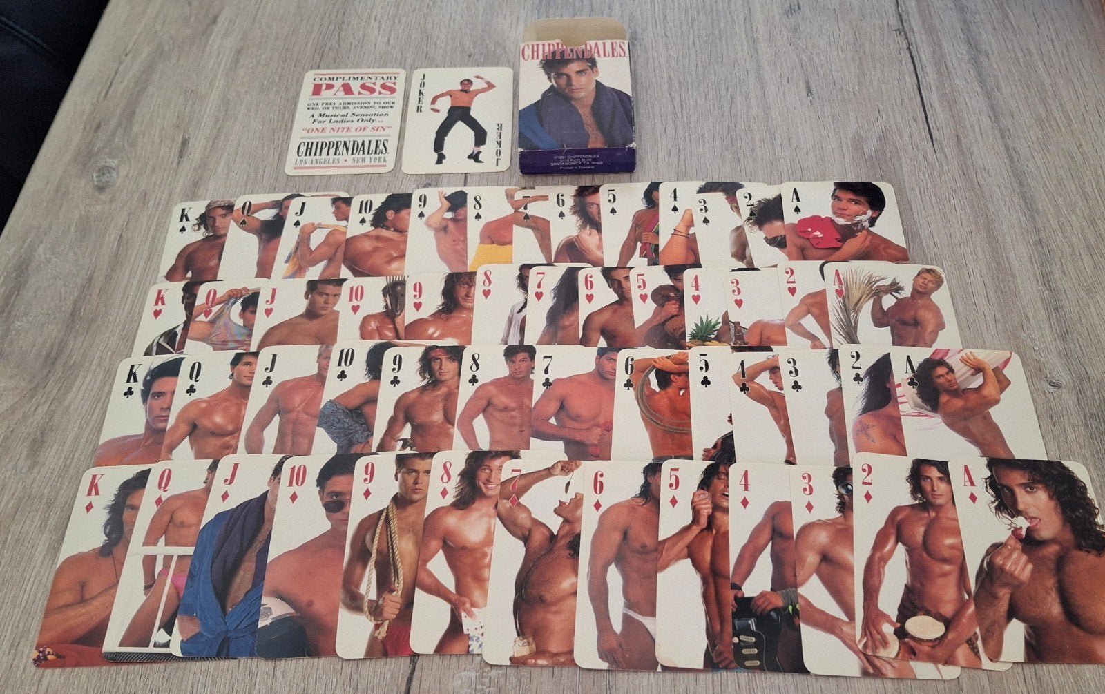 Vintage speelkaarten 1991 Chippendales pin up met 1 joker, Verzamelen, Ophalen of Verzenden, Zo goed als nieuw, Speelkaart(en)