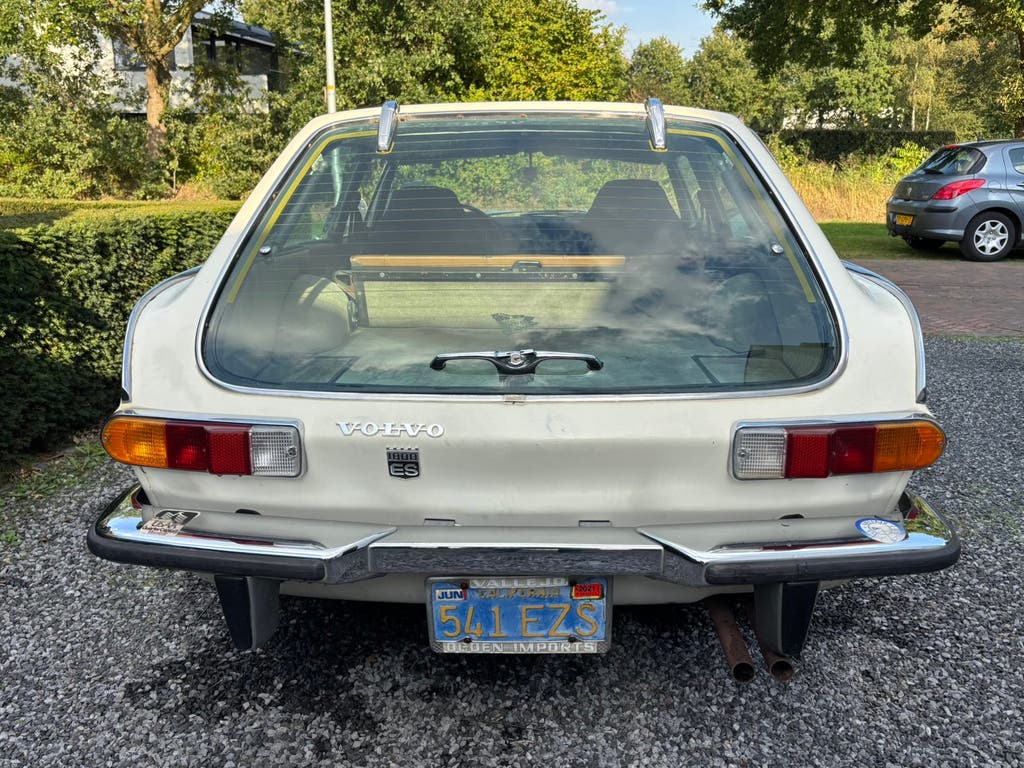 Volvo P1800 ES 1972 California White met handbak overdrive, foto 6