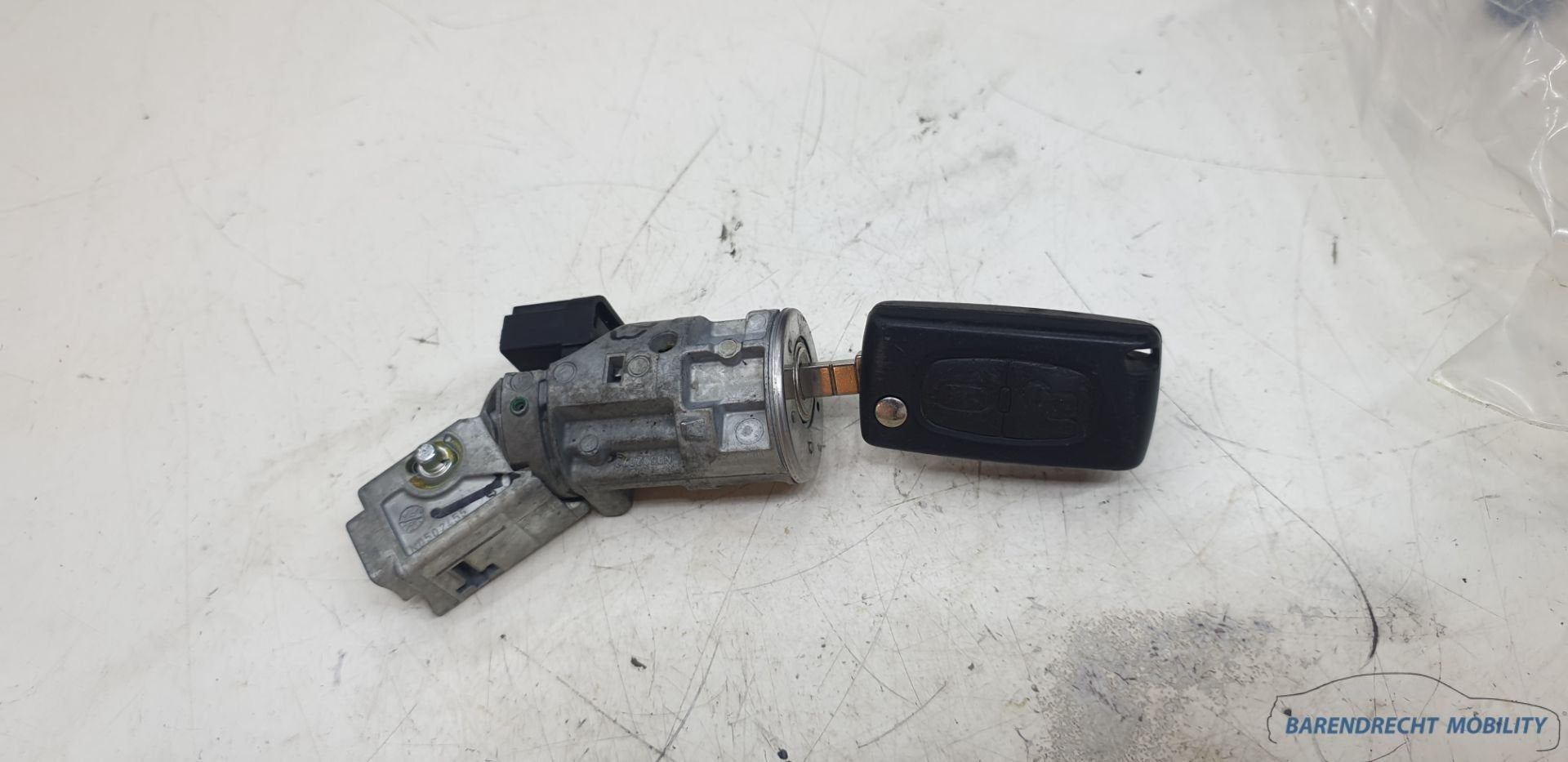 Serrure de contact avec cl 2 boutons Citro n C3 cl pliante e, Autos : Pièces & Accessoires, Citroën, Stellantis N.V., Utilisé
