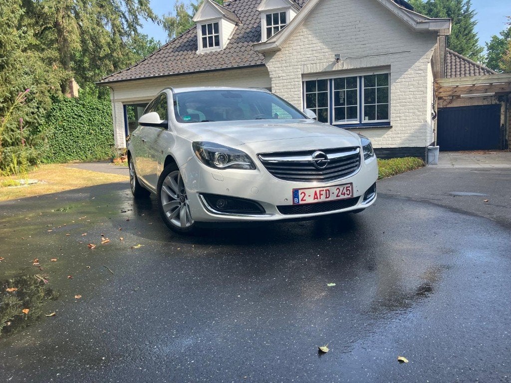 2016 Opel Insignia sports tourer, Auto's, Wit, Leder, 5 deurs, Particulier