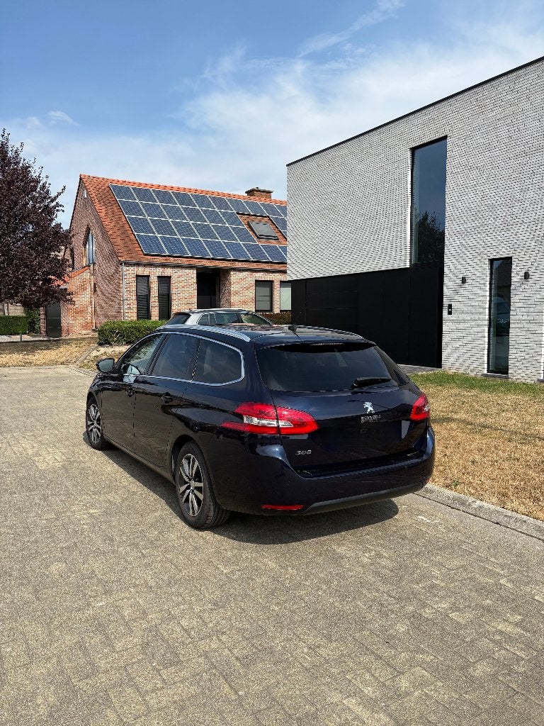 Peugeot 308 SW 1.2 - 2020 - 120 000 km, Autos, Achat, Euro 6, Réception radio numérique, Noir