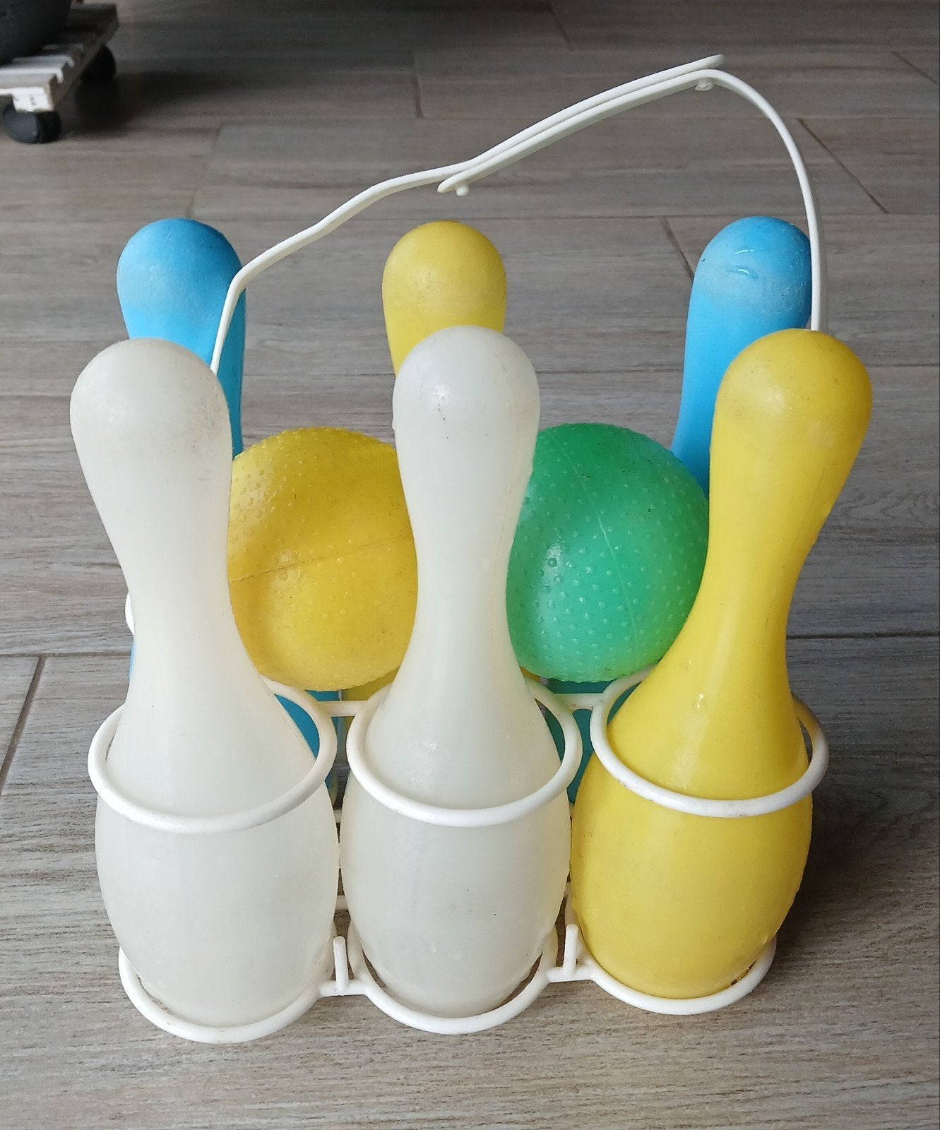 Jeux de quilles pour enfants (pétanque), Enlèvement
