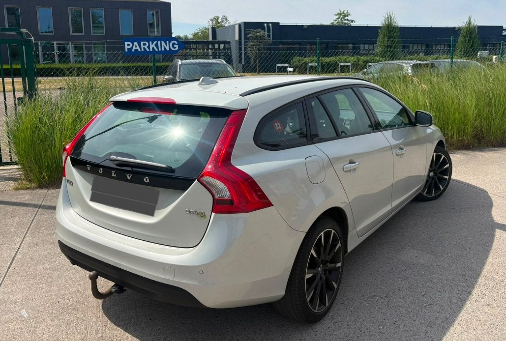 ✅ Volvo V60 1.6D • AIRCO // NAVI •✅Cruise.c ,Xenon.. GEKEURD, Auto's, Volvo, Euro 5, V60, 5 deurs, Particulier