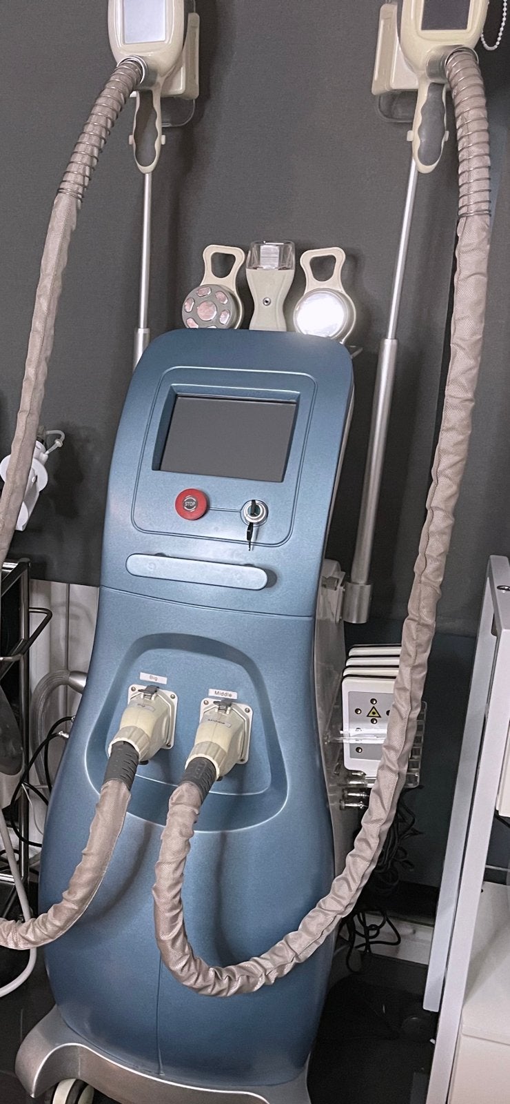 CRYOLIPOLYSE,, LASER, CAVITATION 40K, RF CORPORELLE, Enlèvement, Utilisé, Autres types