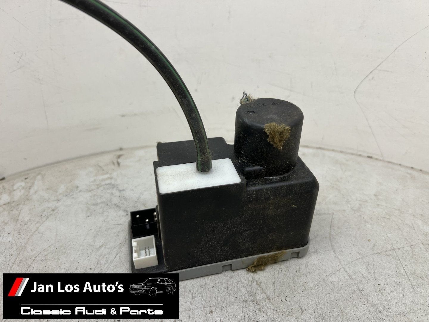 Audi 80 B4 100 C3 Centrale deurvergrendelingpomp, Gebruikt, -, -, -