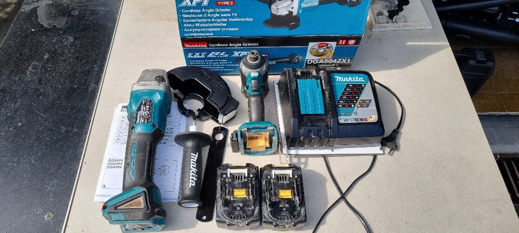 Slijpschijf DGA504 Makita 125mm + 2x 5.0Ah18v + lader+, Doe-het-zelf en Bouw, Gereedschap | Slijpmachines, Ophalen, Zo goed als nieuw