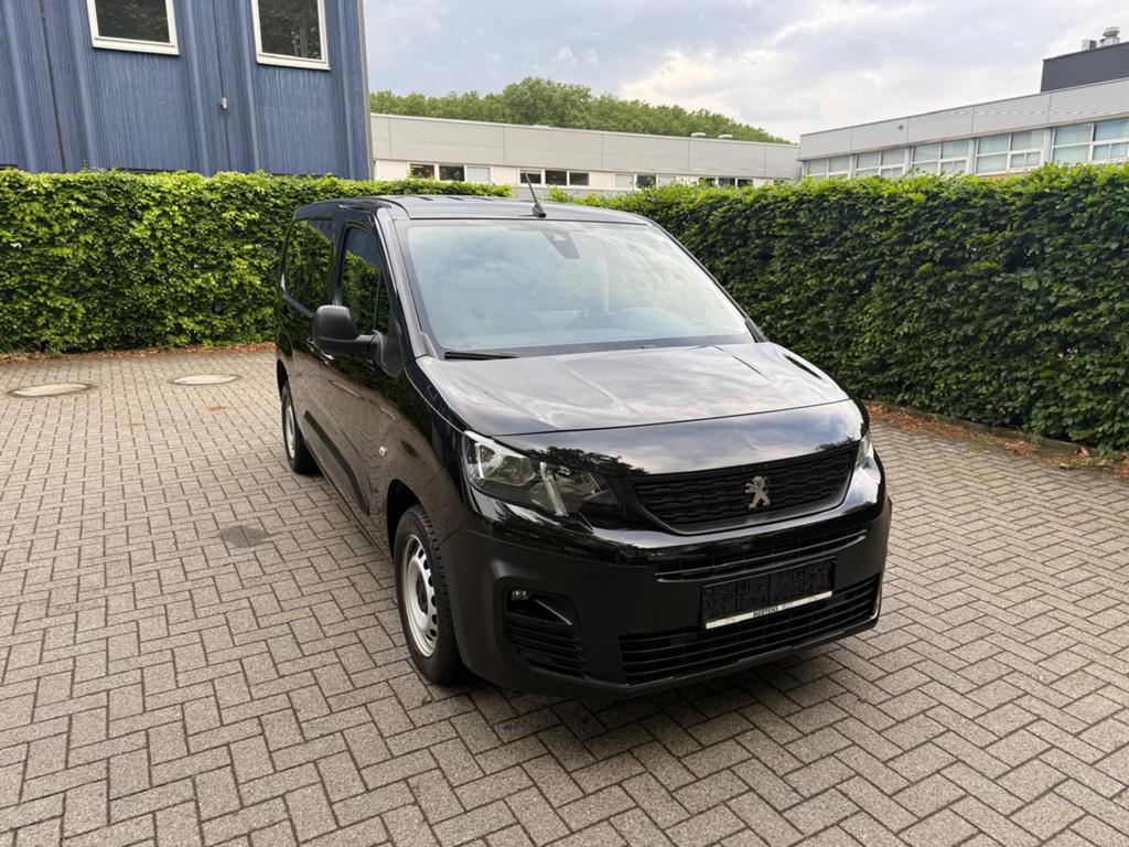 PEUGEOT PARTNER 1.5D AUTOMAAT DUBBEL CABIN 2021 118000KM 5PL, Auto's, Bestelwagens en Lichte vracht, Stof, Euro 6, 96 kW, Particulier