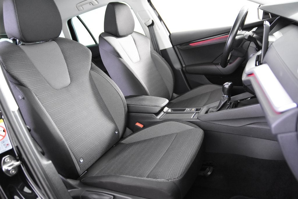 Skoda Octavia Combi Clever, Achat, Euro 6, Boîte manuelle, Entretenue par le concessionnaire
