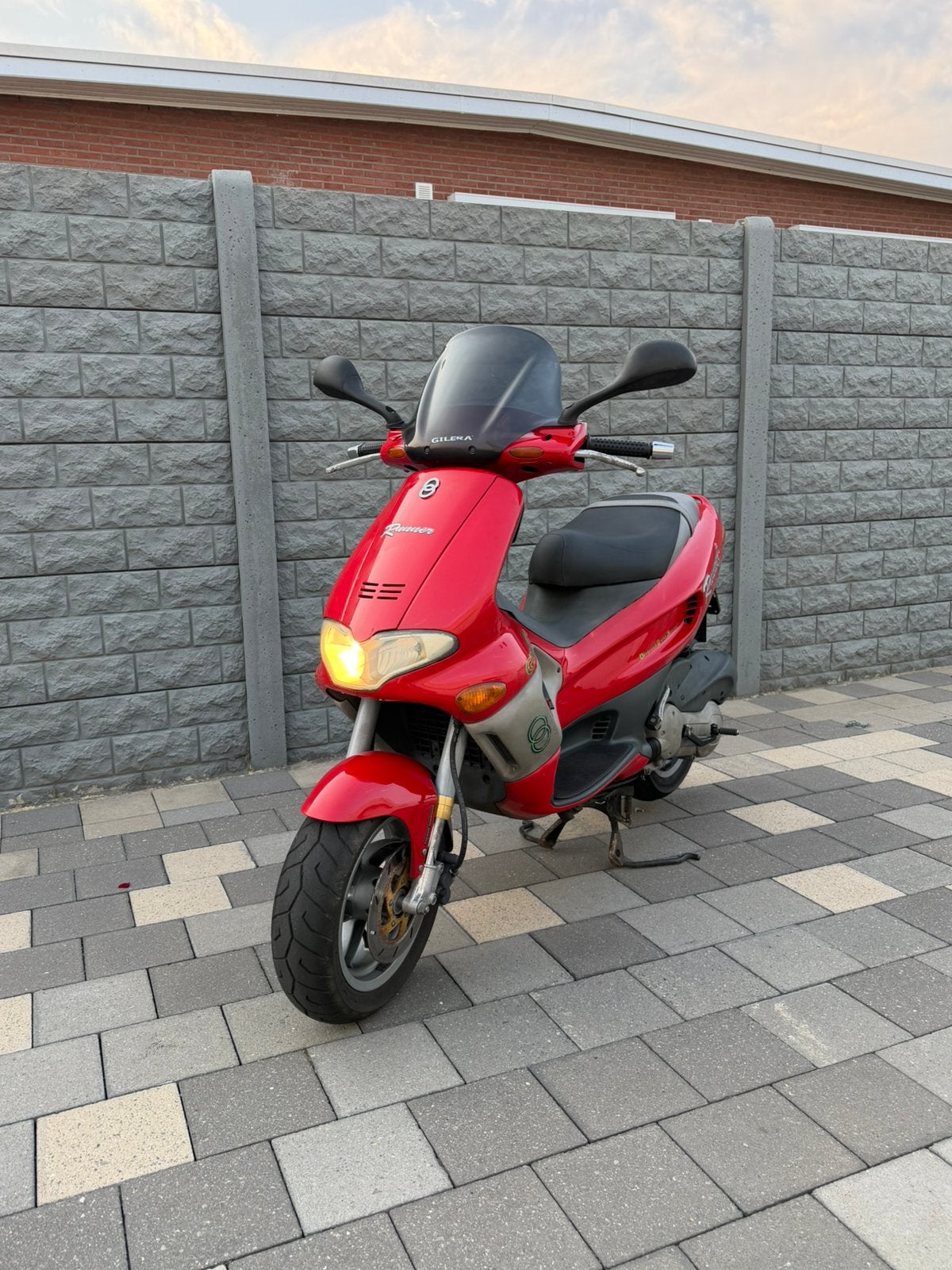 Gilera Runner 125cc/A1/Duitse papieren/Originele staat/, Motoren, Motoren | Piaggio, Particulier, Scooter, 11 kW of minder, 1 cilinder