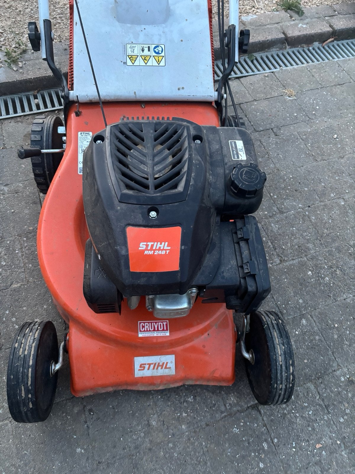 Stihl grasmachine, Ophalen, Zo goed als nieuw, Benzine-grasmaaier, Opvangbak